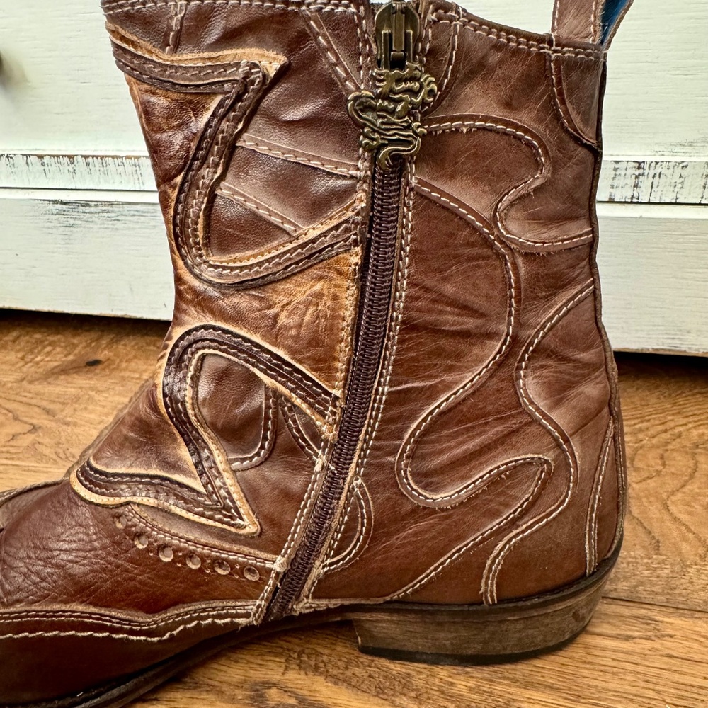 Mark Nason Rock Lives Regal Cross Raw Stitch Distressed Ankle Boots Men's 9.5 - Picture 5 of 9